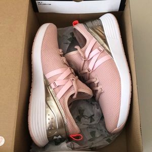 Under Armour W Breathe Trainer size 8